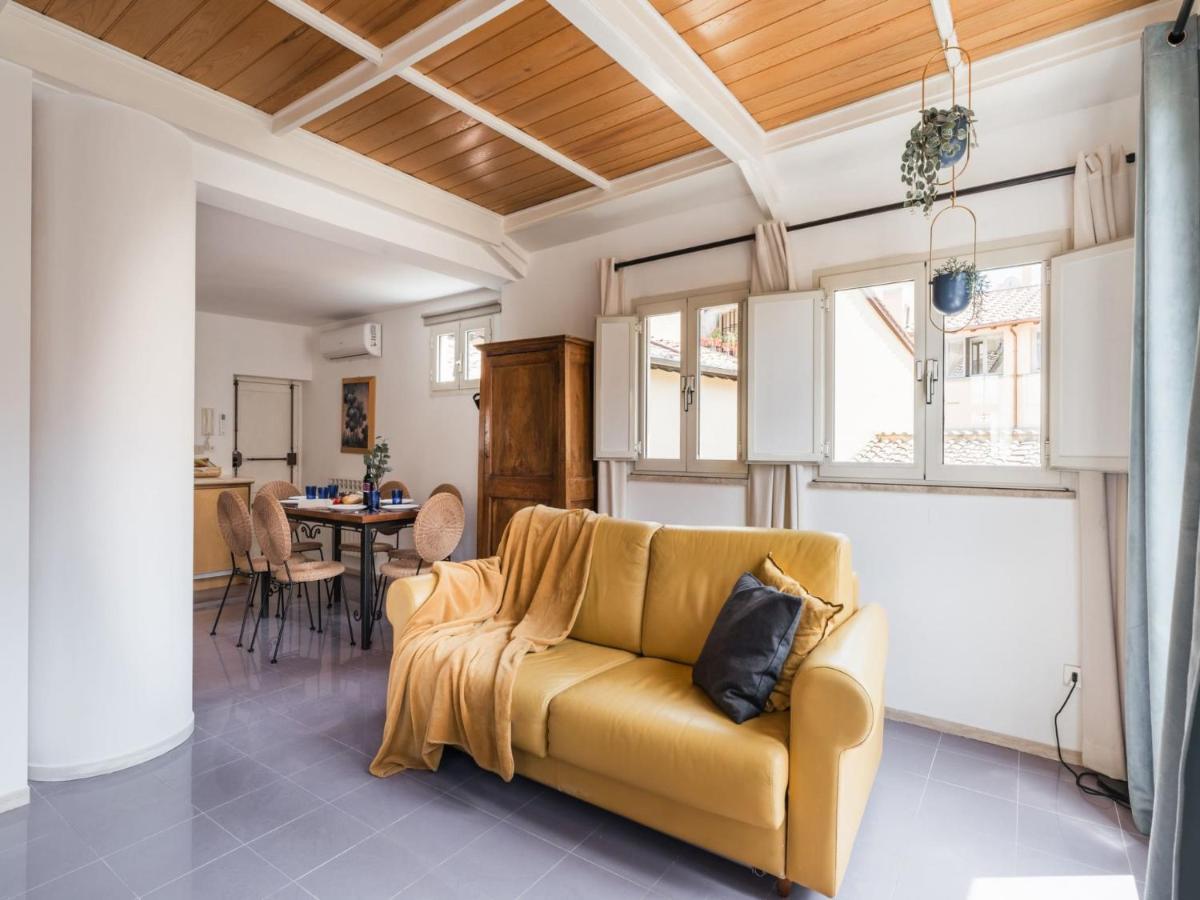 Apartment The Rent - Two-bedroom With Terrace Near Trevi Fountain Rome