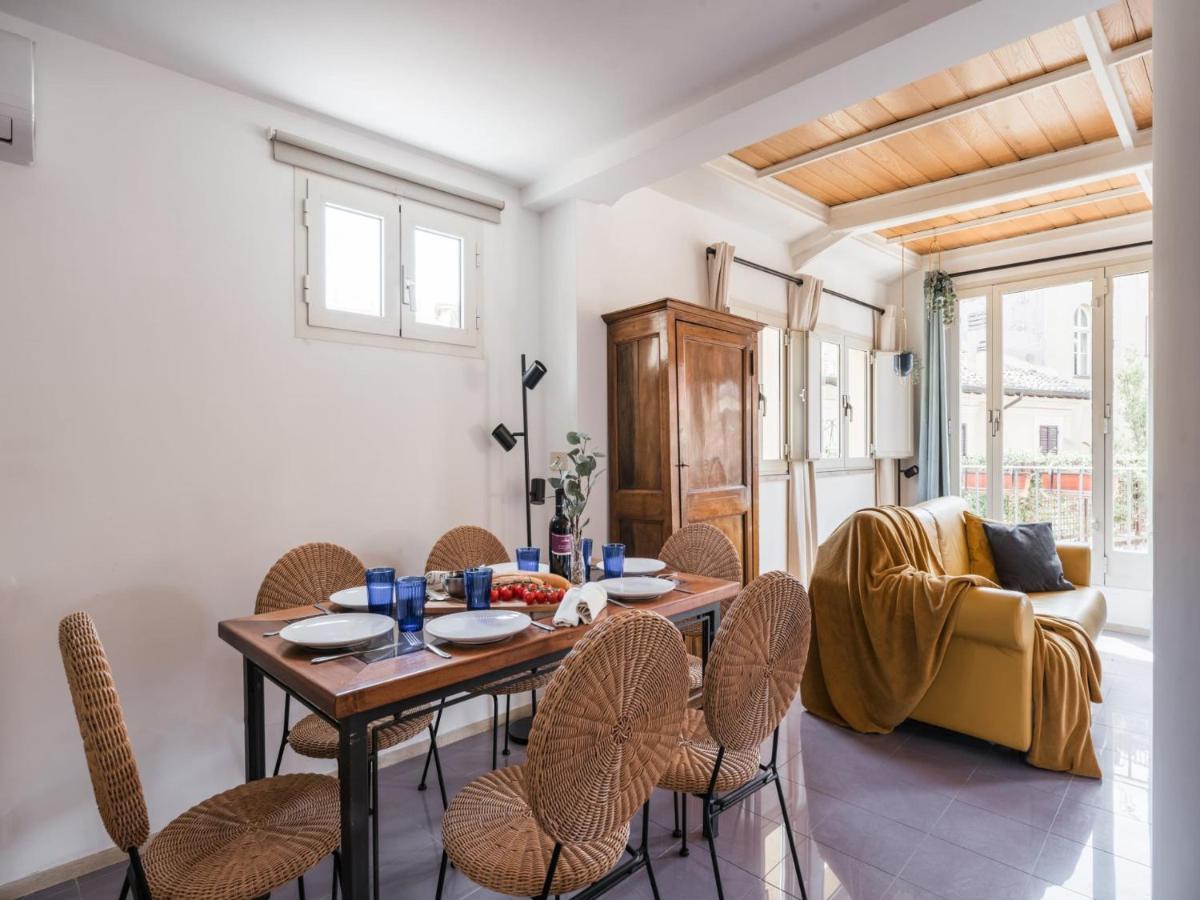 The Rent - Two-bedroom With Terrace Near Trevi Fountain * Rome