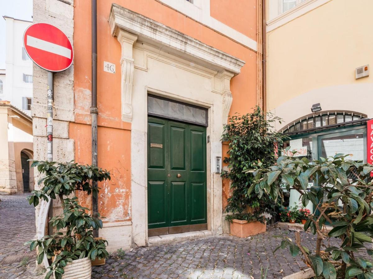 The Rent - Two-bedroom With Terrace Near Trevi Fountain Apartment Rome
