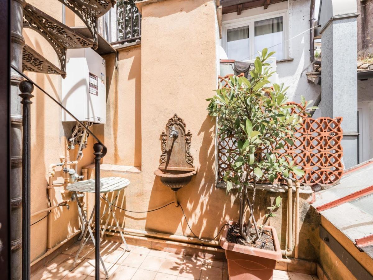 The Rent - Two-bedroom With Terrace Near Trevi Fountain Rome