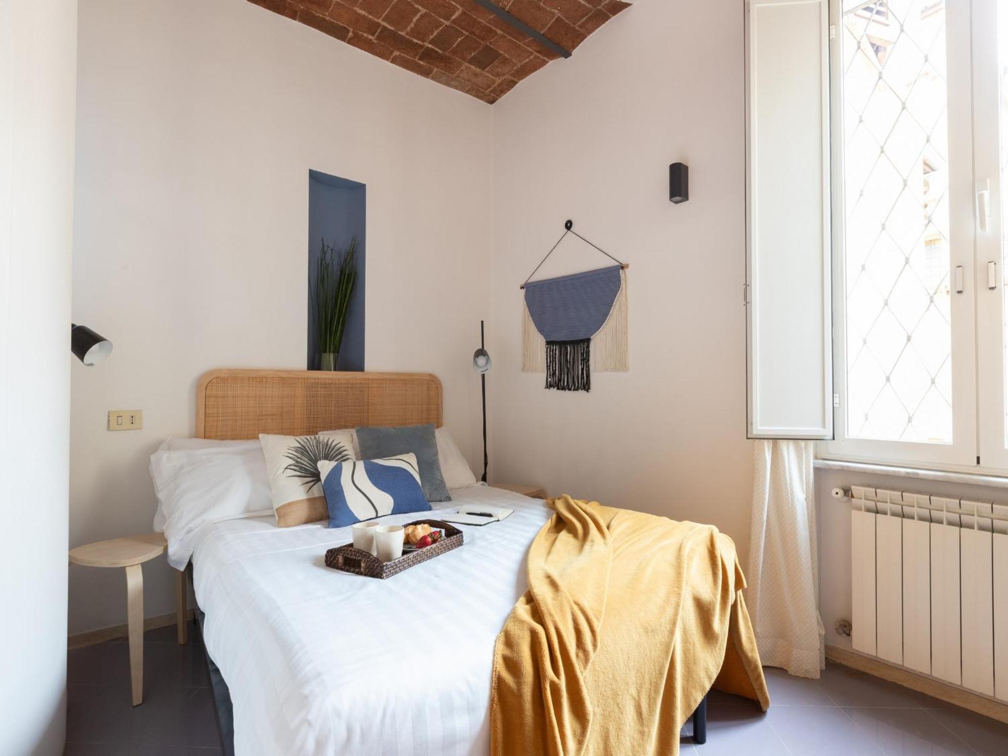 The Rent - Two-bedroom With Terrace Near Trevi Fountain Apartment *
