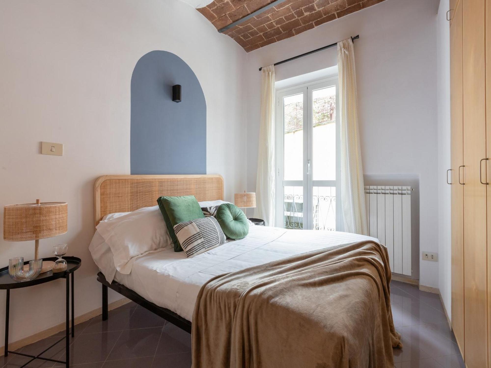 Apartment The Rent - Two-bedroom With Terrace Near Trevi Fountain Rome