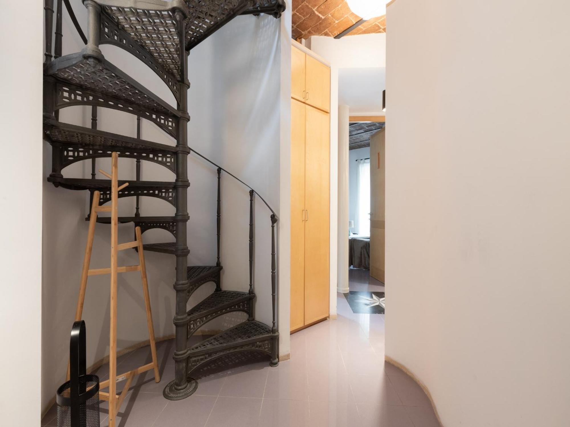 The Rent - Two-bedroom With Terrace Near Trevi Fountain Apartment Rom