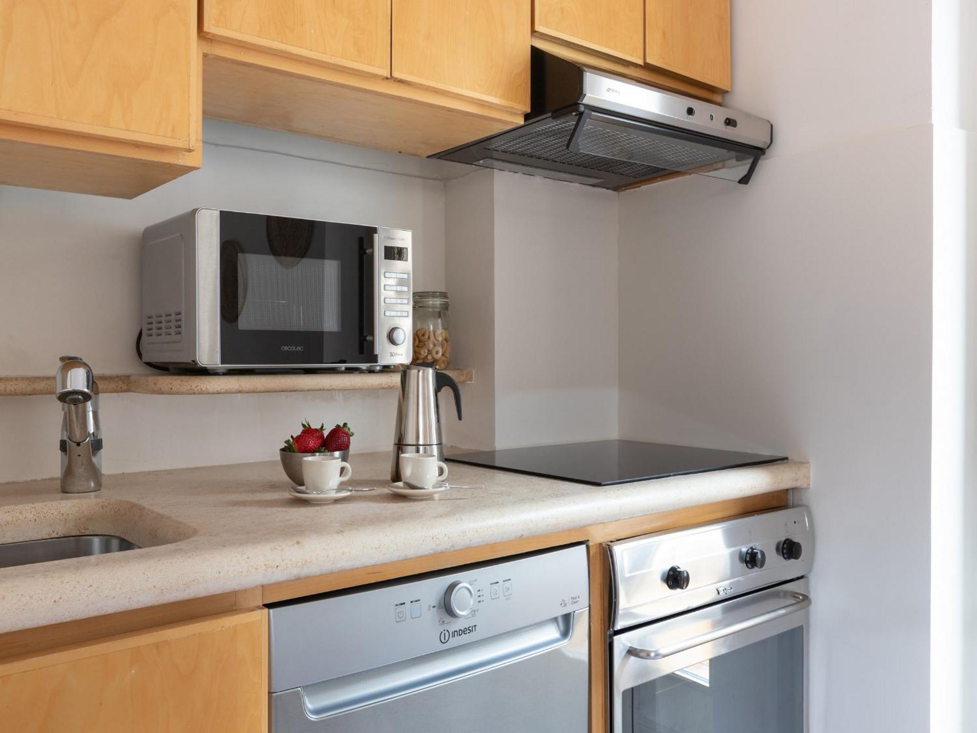 The Rent - Two-bedroom With Terrace Near Trevi Fountain * Rom