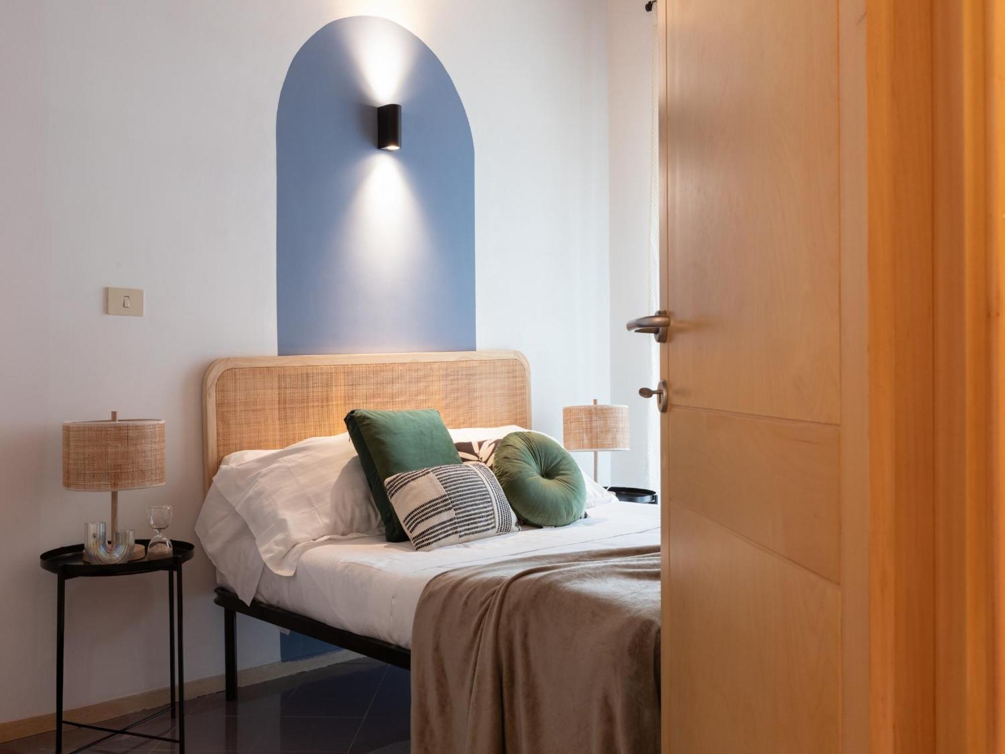 The Rent - Two-bedroom With Terrace Near Trevi Fountain Apartment