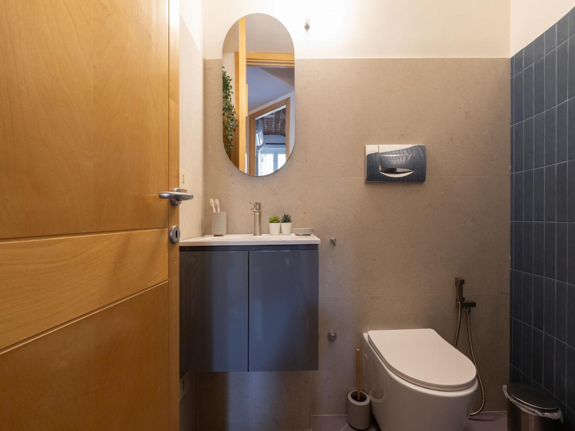 The Rent - Two-bedroom With Terrace Near Trevi Fountain Apartment Rom